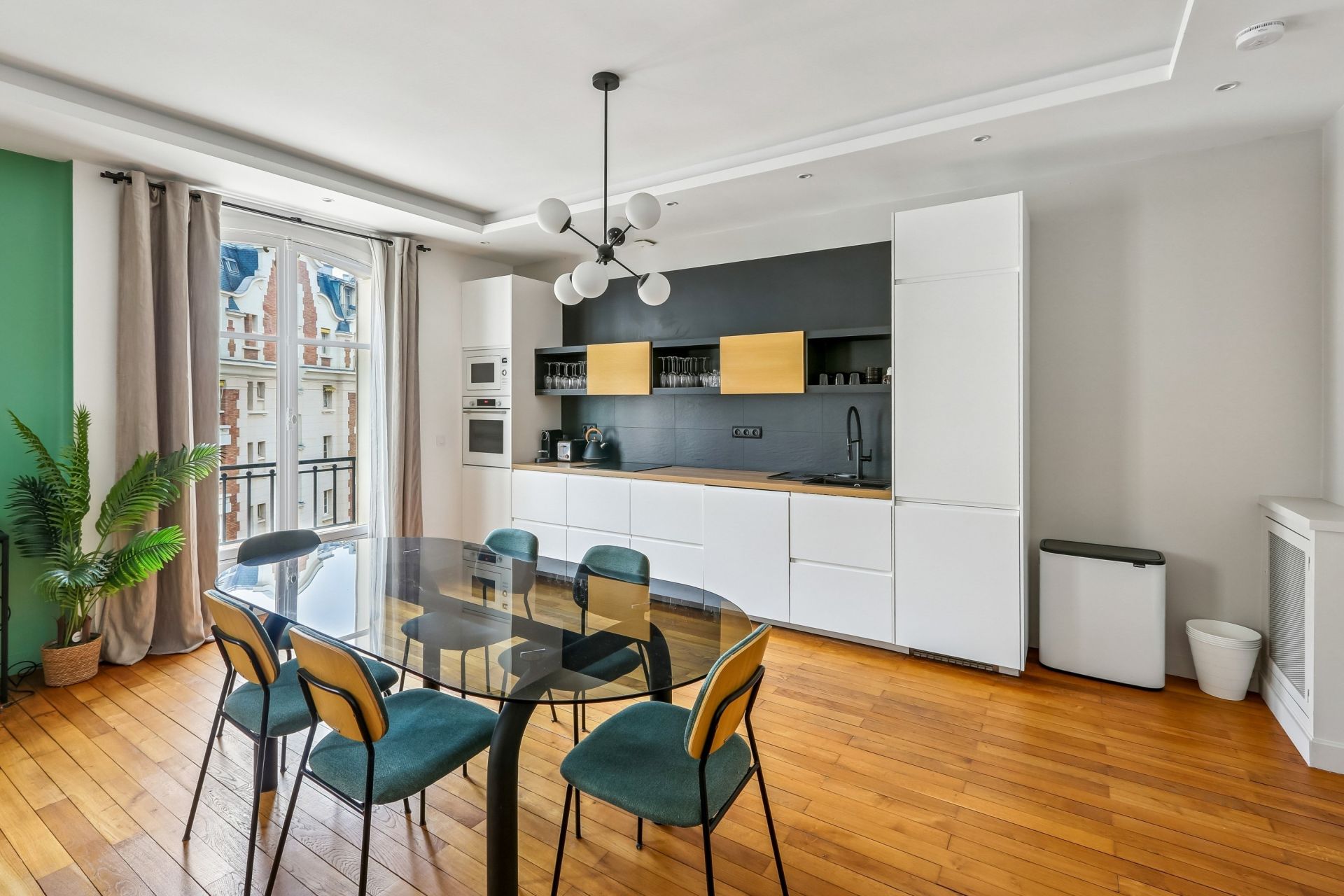 luxury apartment 6 Rooms for sale on NEUILLY SUR SEINE (92200)