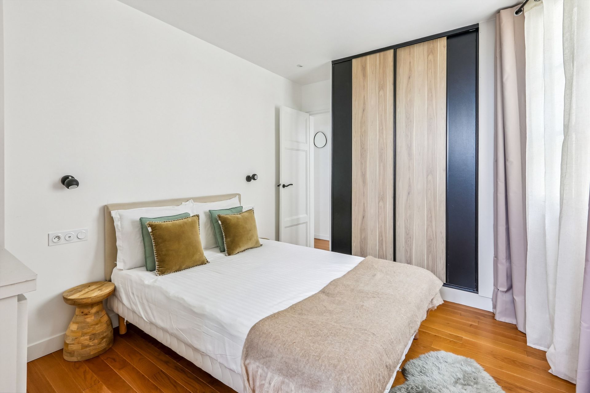 luxury apartment 6 Rooms for sale on NEUILLY SUR SEINE (92200)
