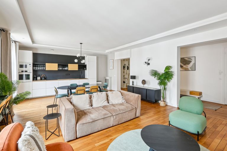 luxury apartment 6 Rooms for sale on NEUILLY SUR SEINE (92200)