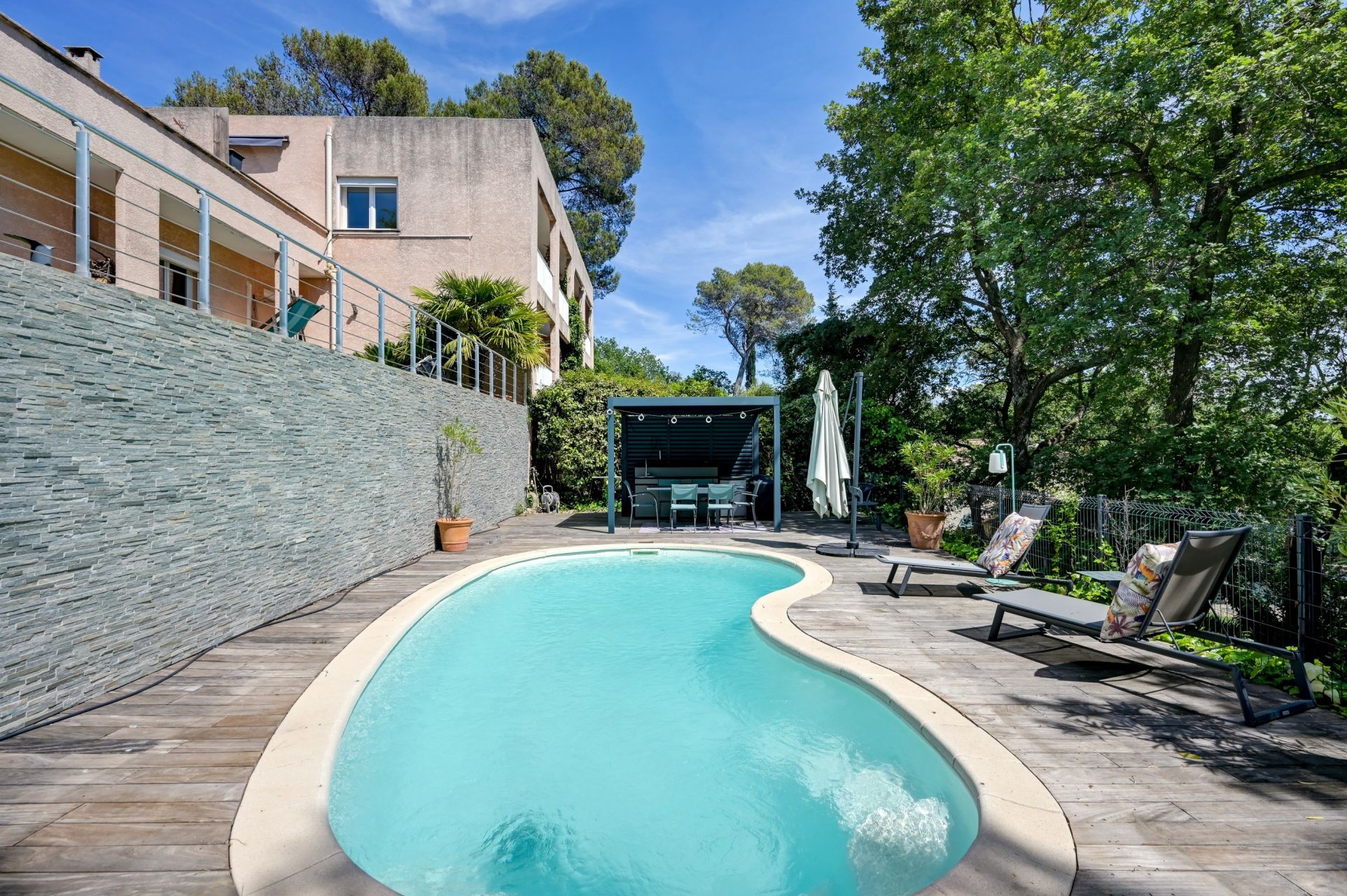 appartement de luxe 3 Pièces en vente sur EGUILLES (13510)