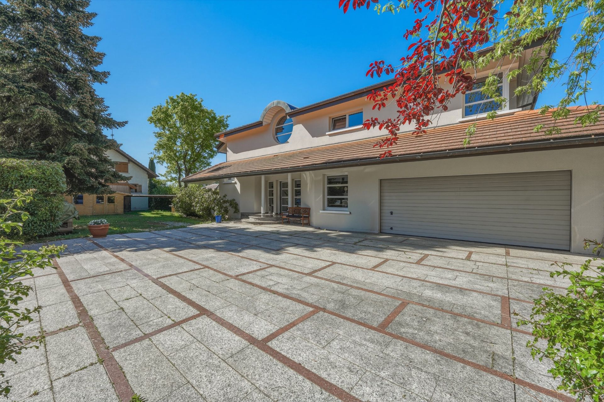 luxury house 8 Rooms for sale on CHEVRY (01170)