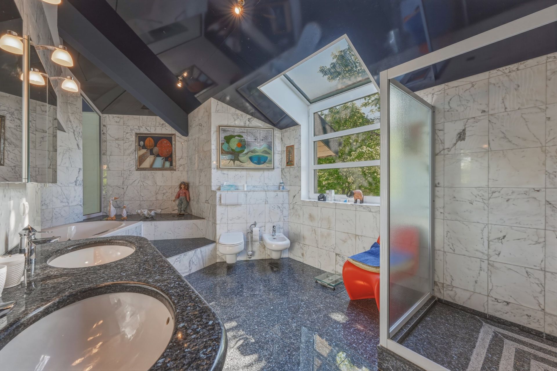 luxury house 8 Rooms for sale on CHEVRY (01170)