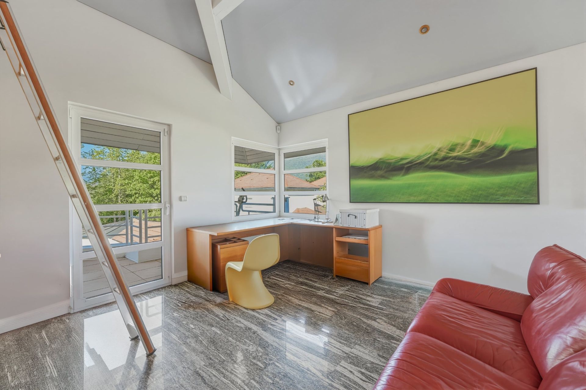 luxury house 8 Rooms for sale on CHEVRY (01170)