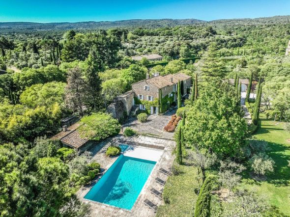 Vente Maison de luxe Gordes 10&nbsp;Pièces 390&nbsp;m²