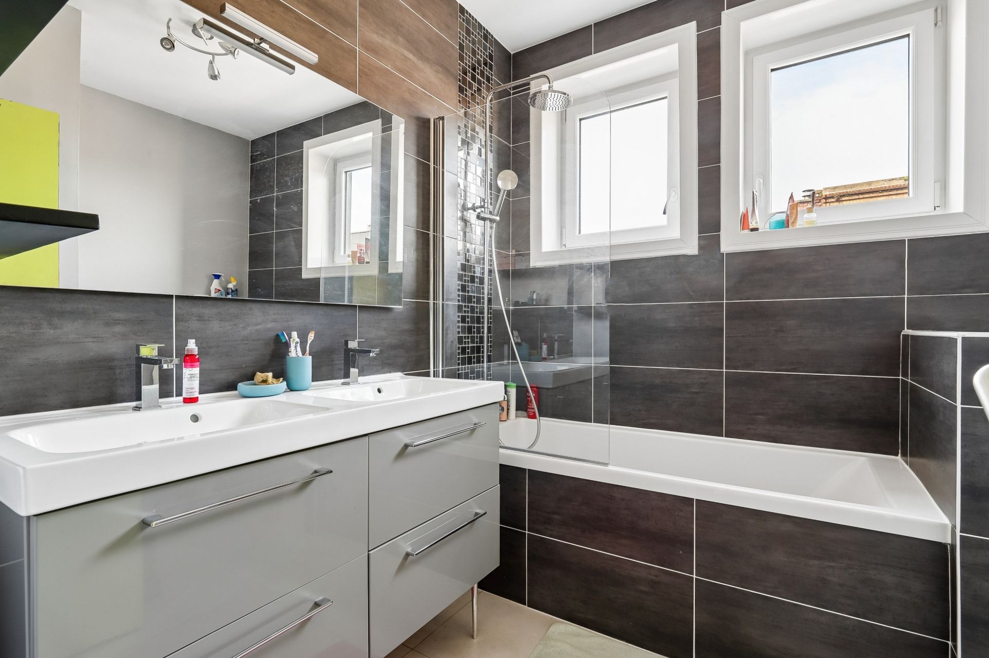 luxury house 6 Rooms for sale on MARCQ EN BAROEUL (59700)