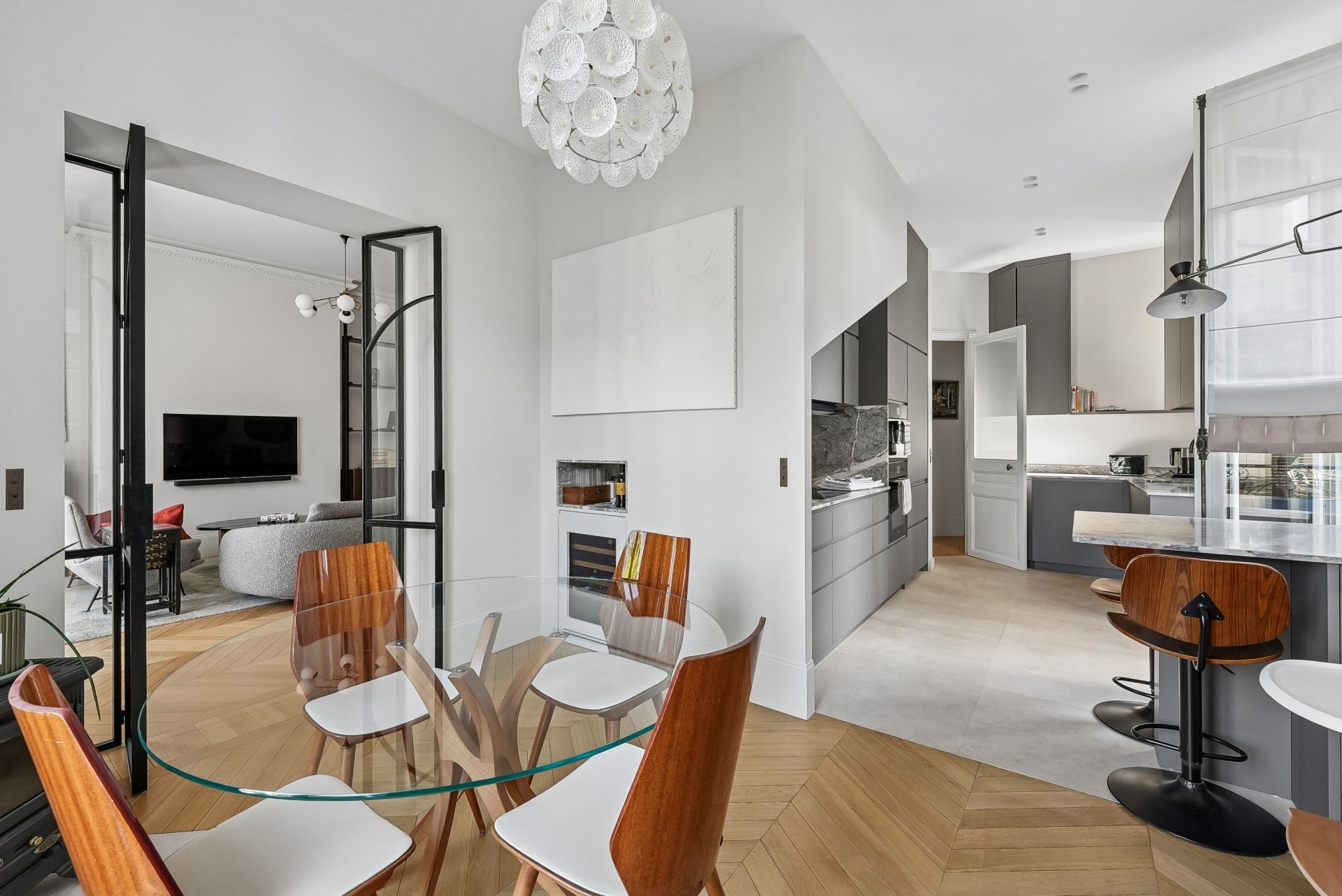 luxury apartment 4 Rooms for sale on PARIS (75016)