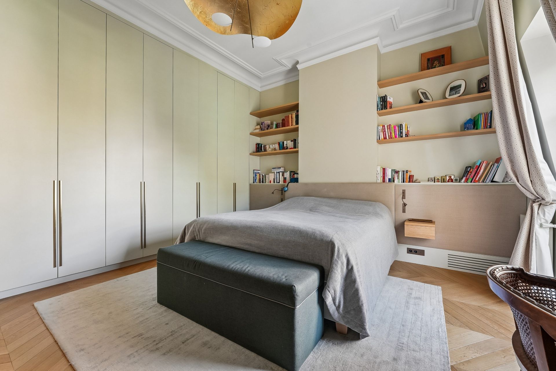 luxury apartment 4 Rooms for sale on PARIS (75016)