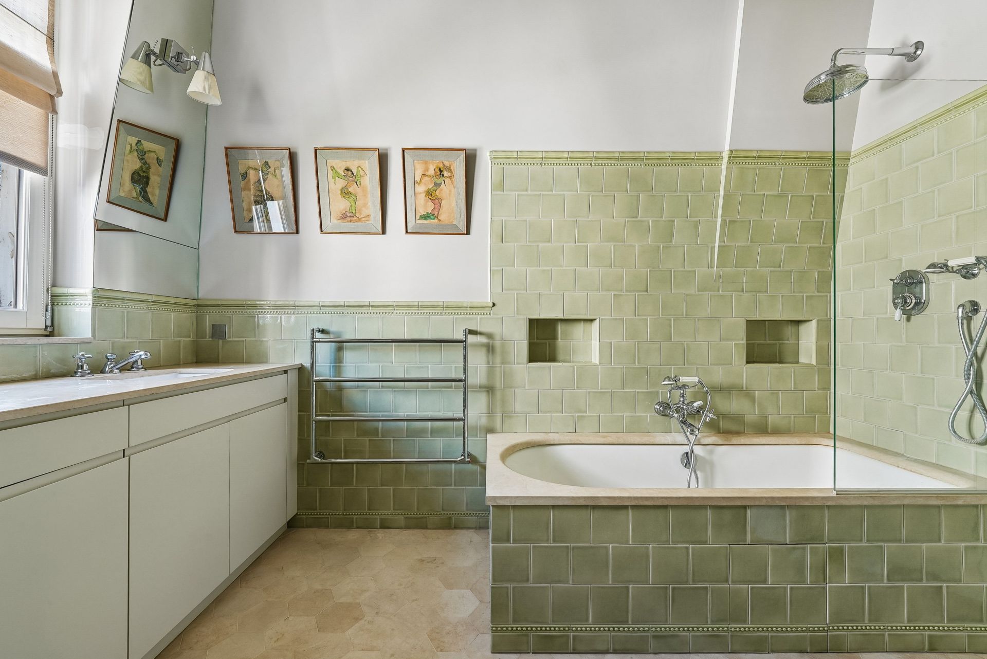 luxury apartment 4 Rooms for sale on PARIS (75016)