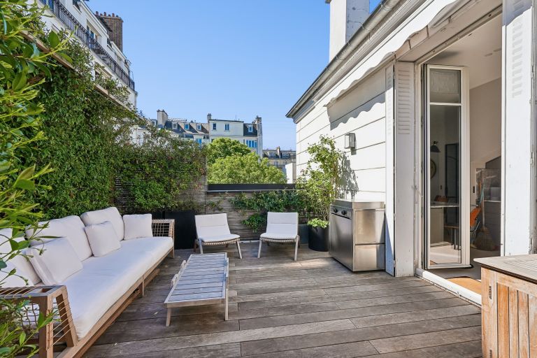 luxury apartment 4 Rooms for sale on PARIS (75016)