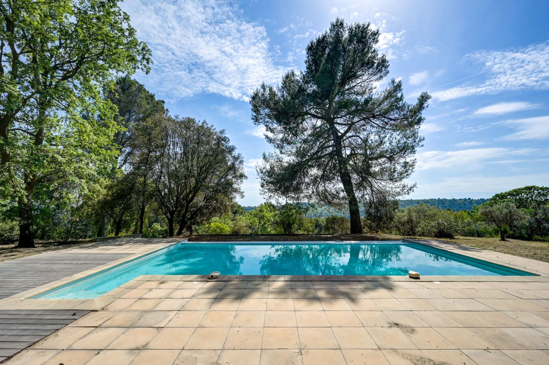 maison de luxe 6 Pièces en vente sur EGUILLES (13510)