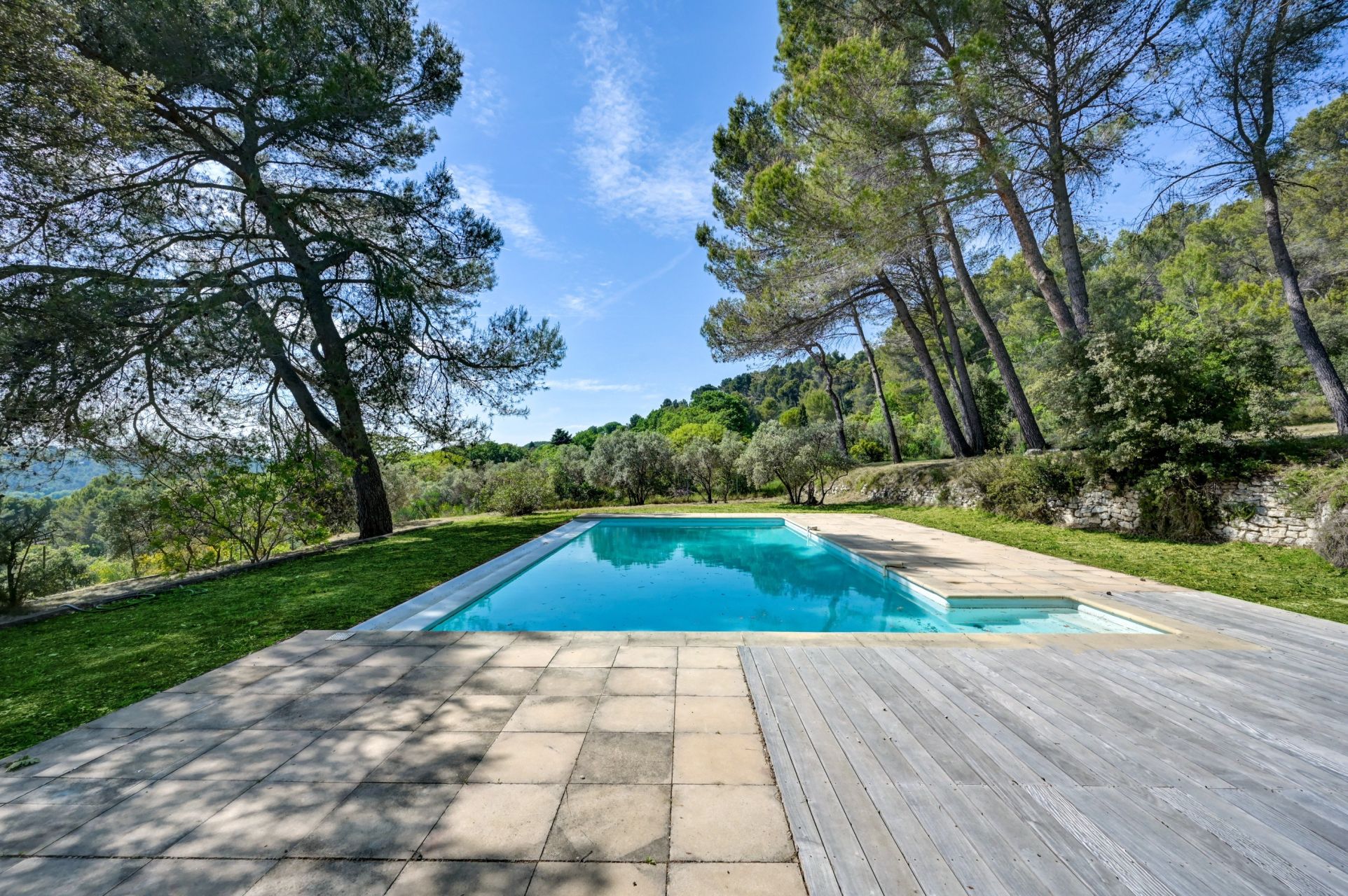 maison de luxe 6 Pièces en vente sur EGUILLES (13510)