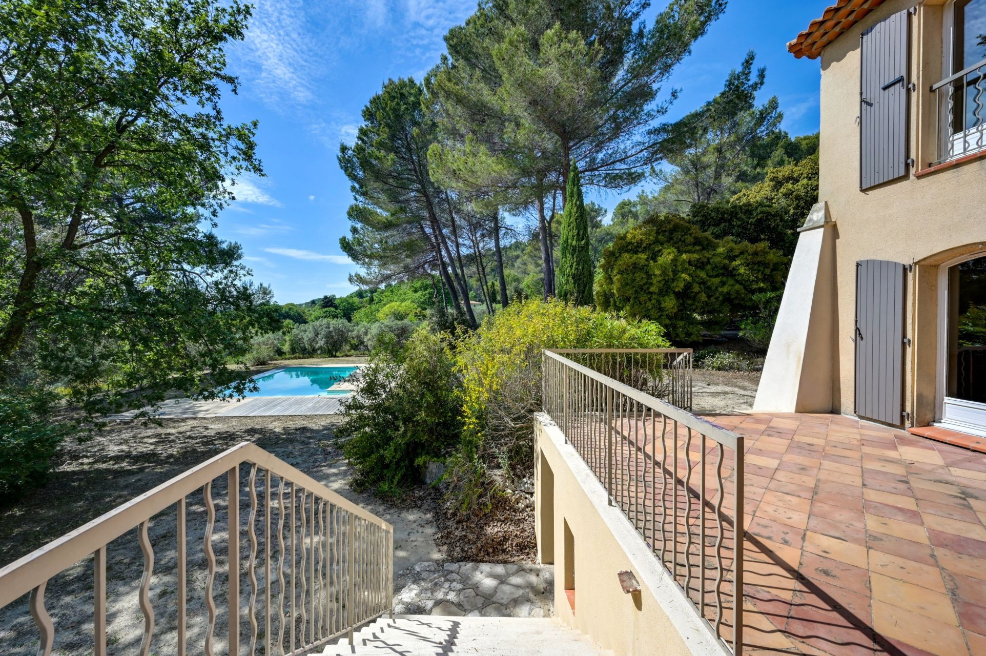 maison de luxe 6 Pièces en vente sur EGUILLES (13510)