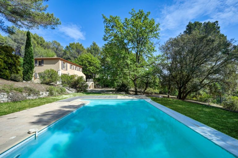 6 pièces 180 m² · à Éguilles · 180 m² · 1 400 000 €