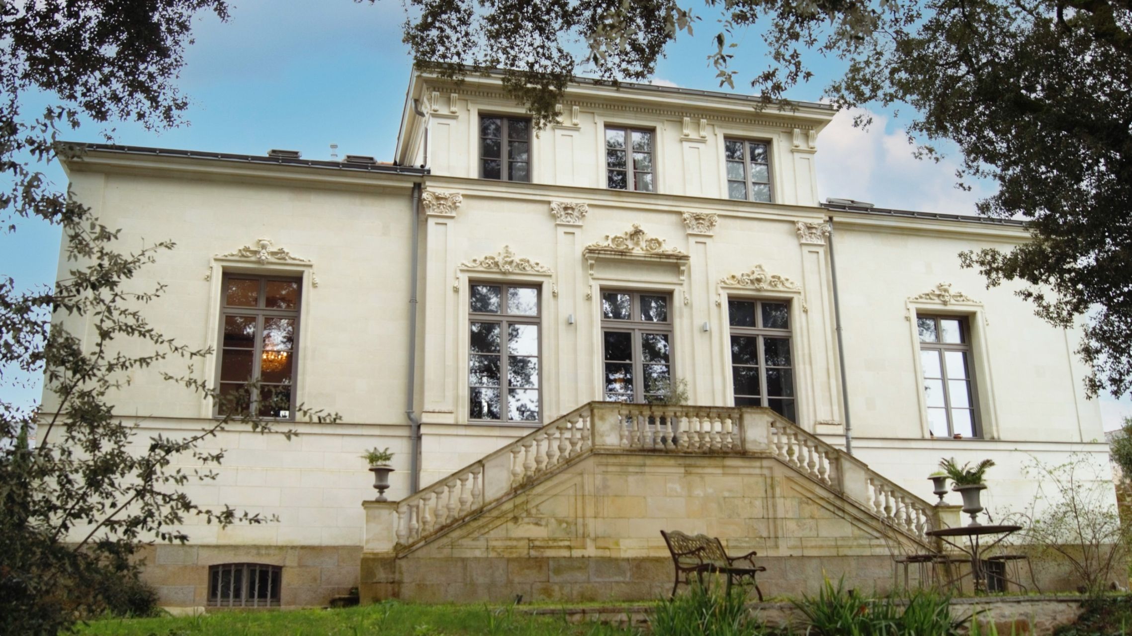 luxury property 16 Rooms for sale on ANCENIS ST GEREON (44150)