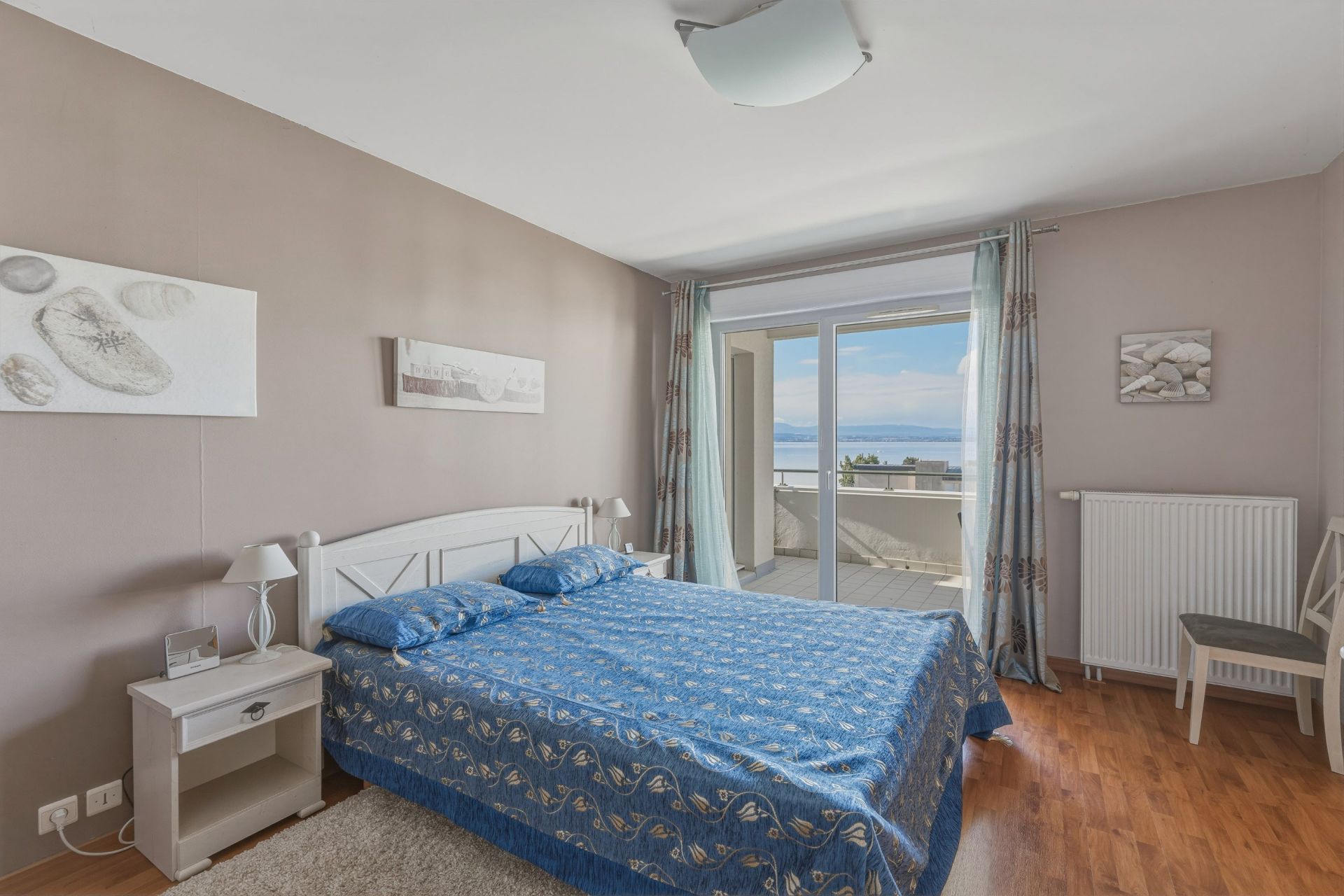 luxury apartment 5 Rooms for sale on EVIAN LES BAINS (74500)