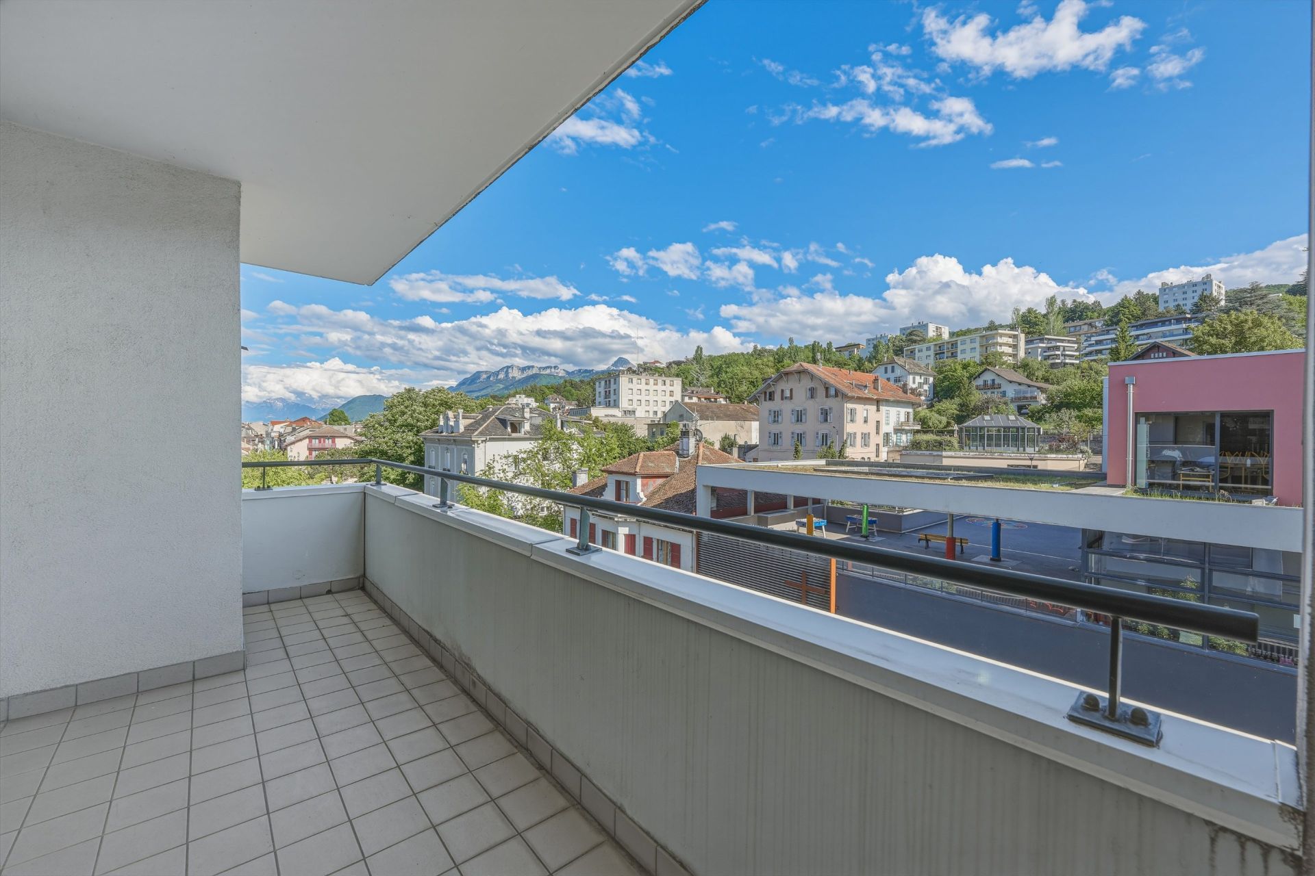 luxury apartment 5 Rooms for sale on EVIAN LES BAINS (74500)