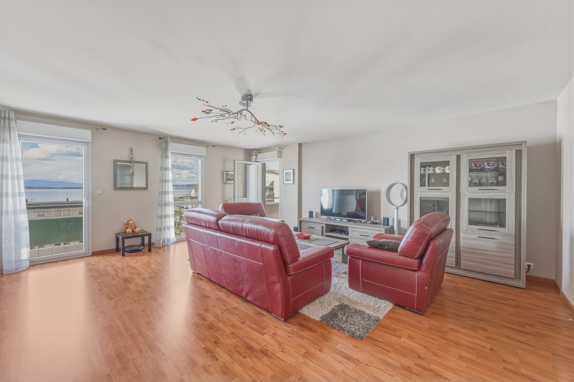 luxury apartment 5 Rooms for sale on EVIAN LES BAINS (74500)