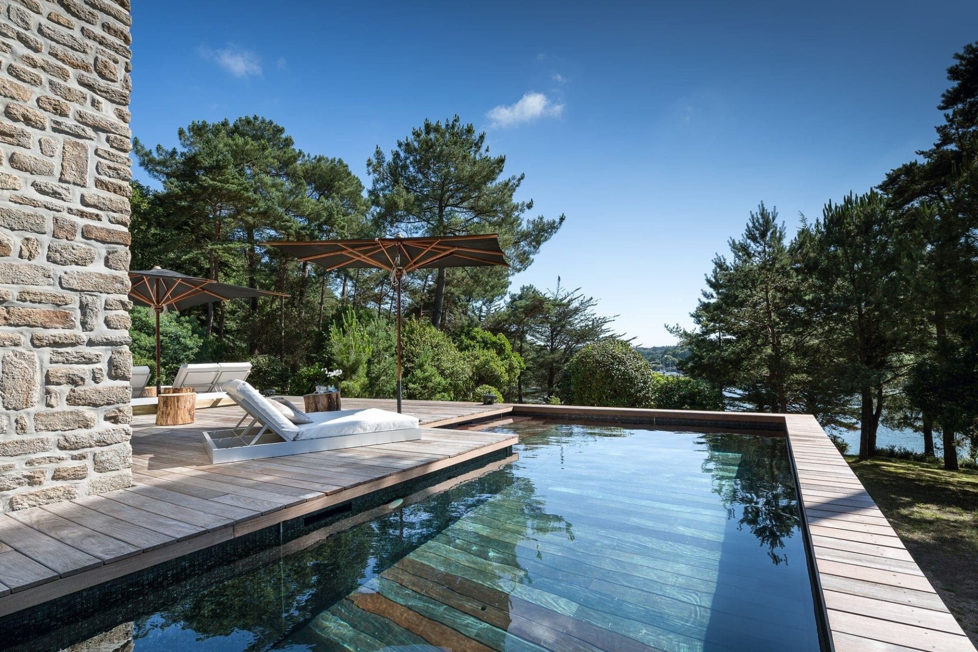 villa de luxe 9 Pièces en location saisonnière sur RIEC SUR BELON (29340)