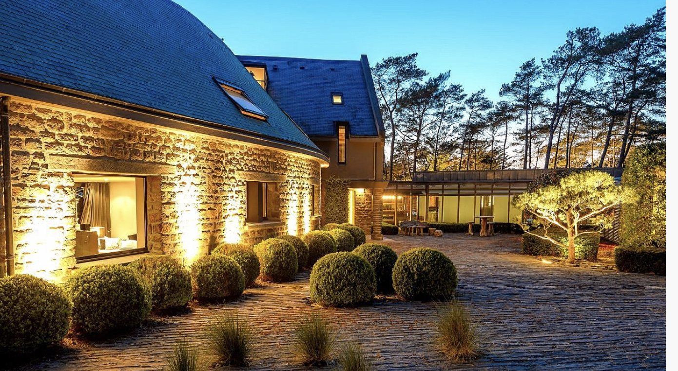 villa de luxe 9 Pièces en location saisonnière sur RIEC SUR BELON (29340)