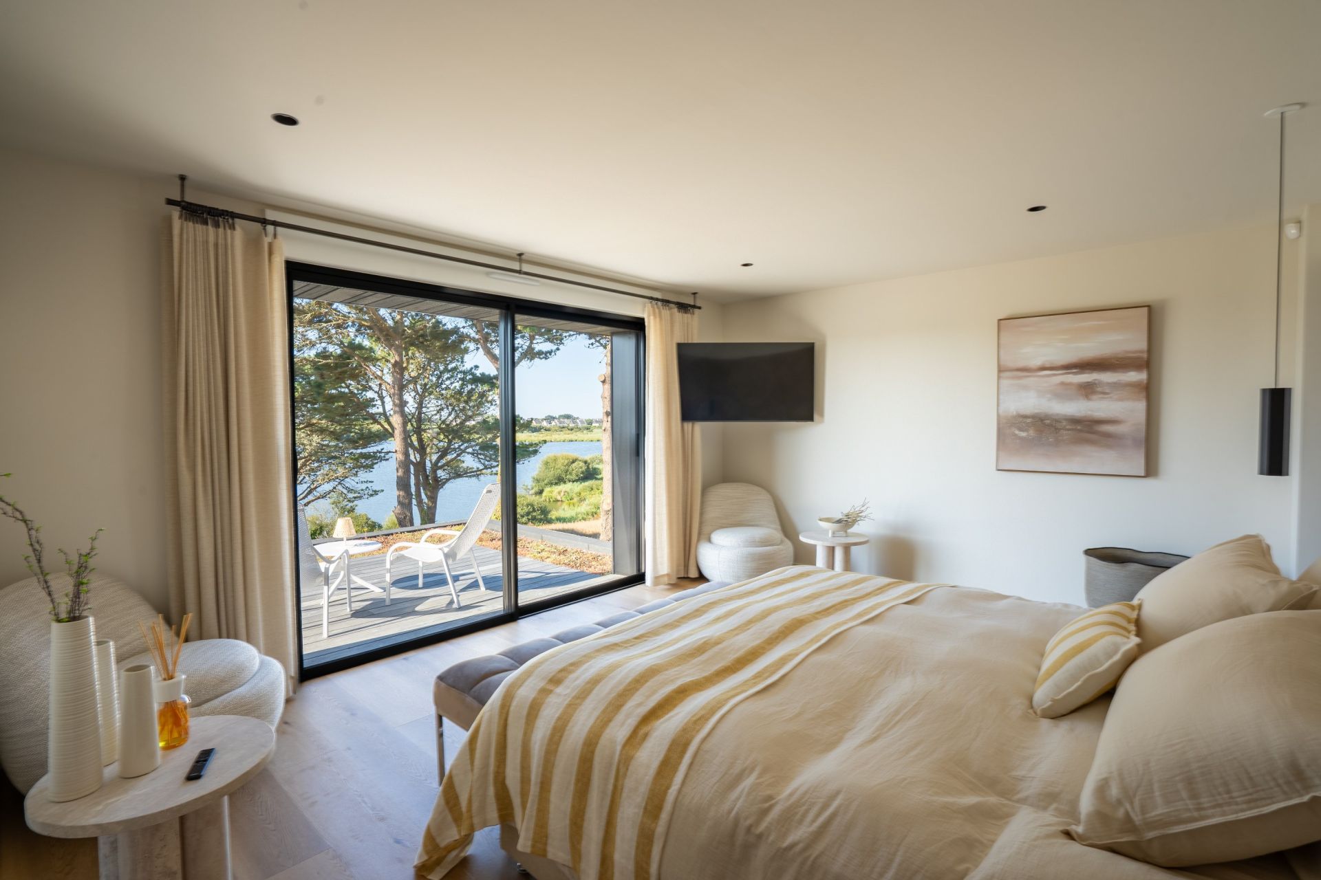 luxury villa 11 Rooms for seasonal rent on GUIDEL (56520)