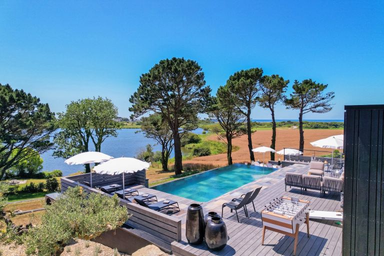 luxury villa 11 Rooms for seasonal rent on GUIDEL (56520)