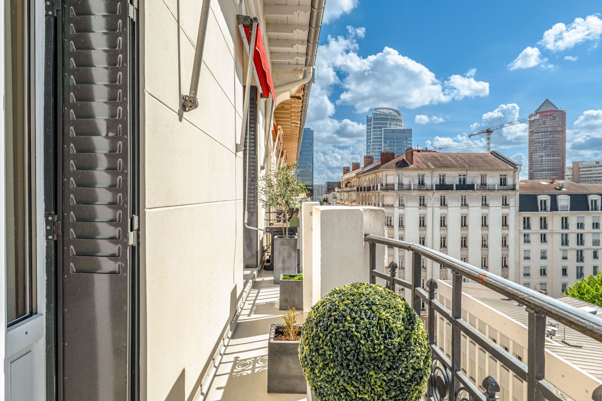 luxury apartment 3 Rooms for sale on LYON (69006)