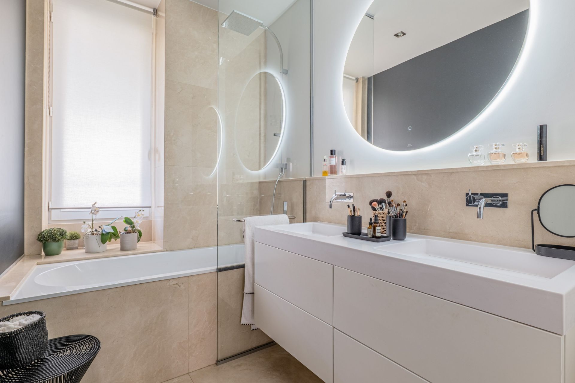 luxury apartment 3 Rooms for sale on LYON (69006)