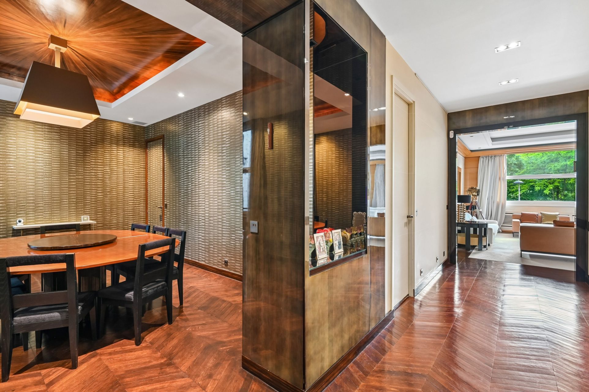 luxury apartment 9 Rooms for sale on PARIS (75016)