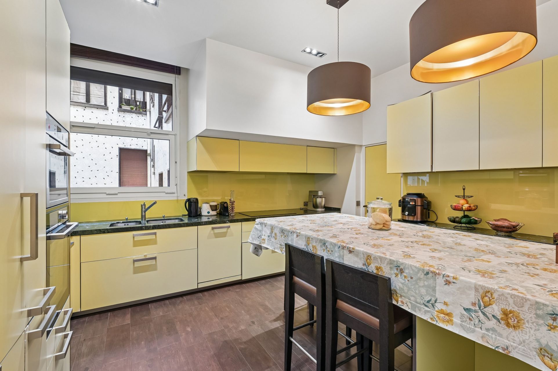 luxury apartment 9 Rooms for sale on PARIS (75016)