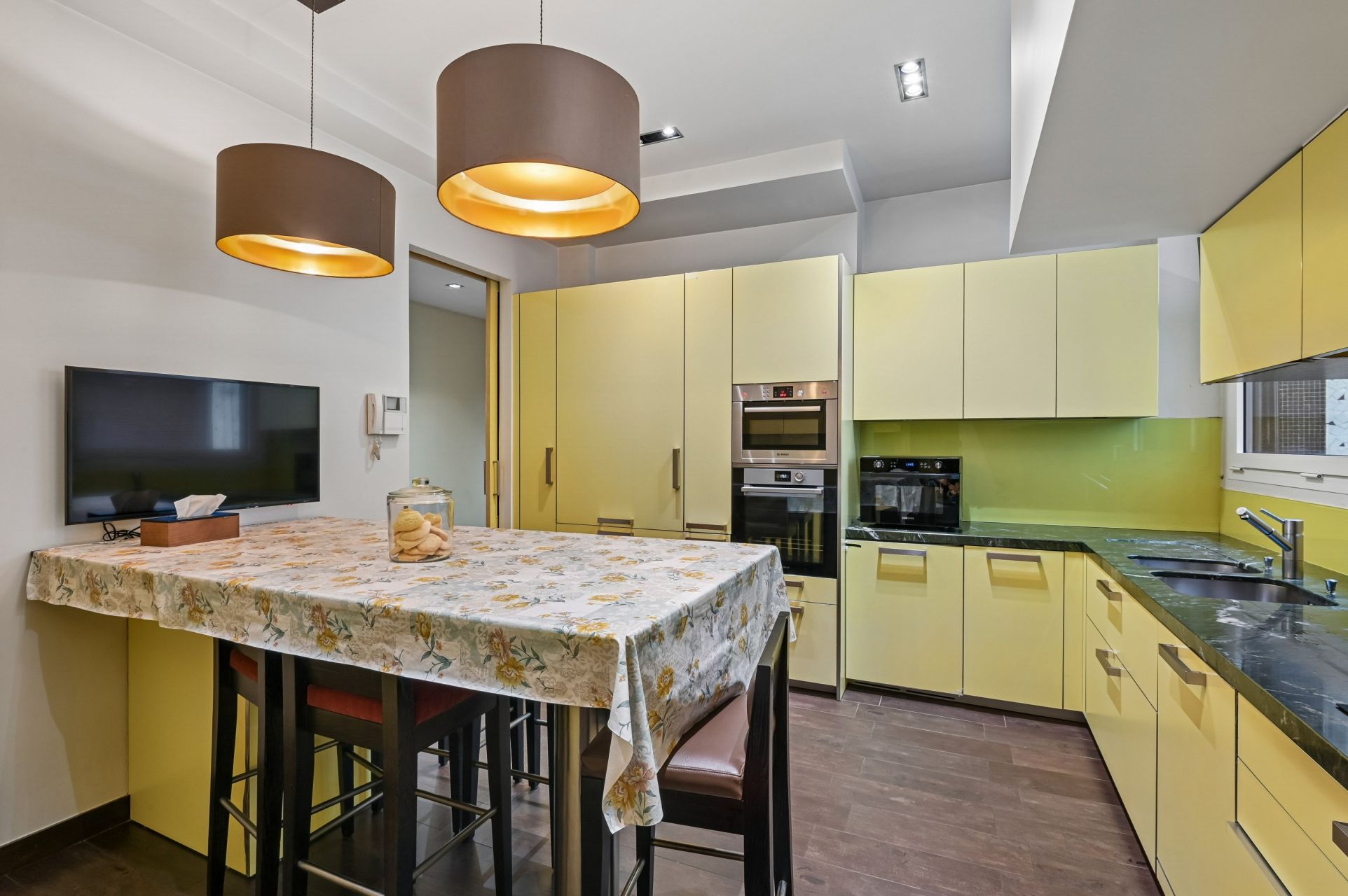 luxury apartment 9 Rooms for sale on PARIS (75016)