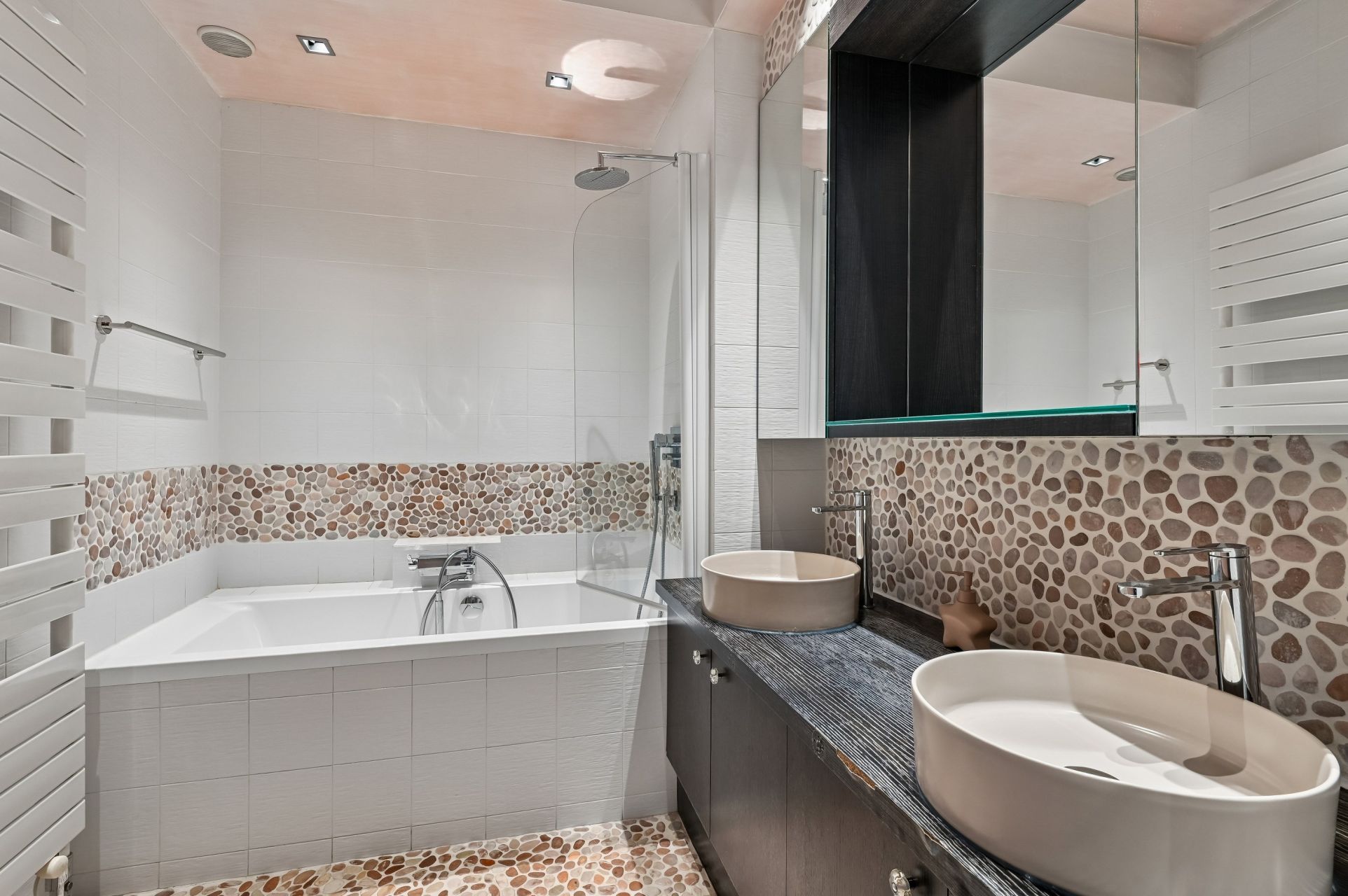 luxury apartment 9 Rooms for sale on PARIS (75016)