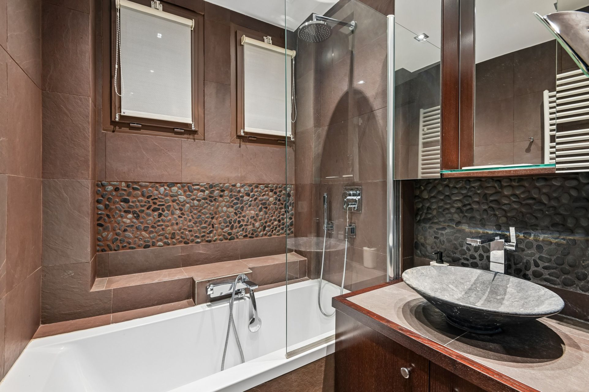 luxury apartment 9 Rooms for sale on PARIS (75016)