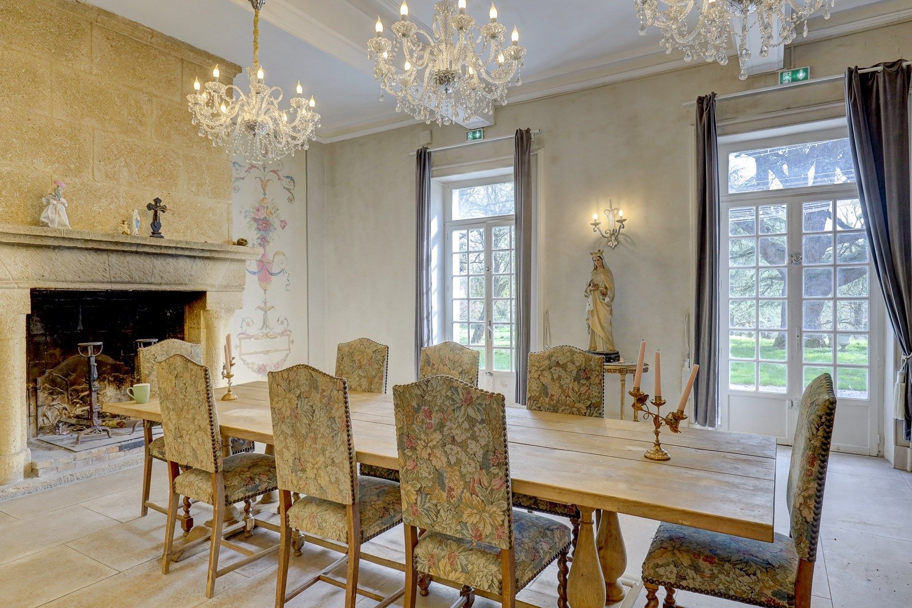 château 50 Pièces en vente sur CARCASSONNE (11000)