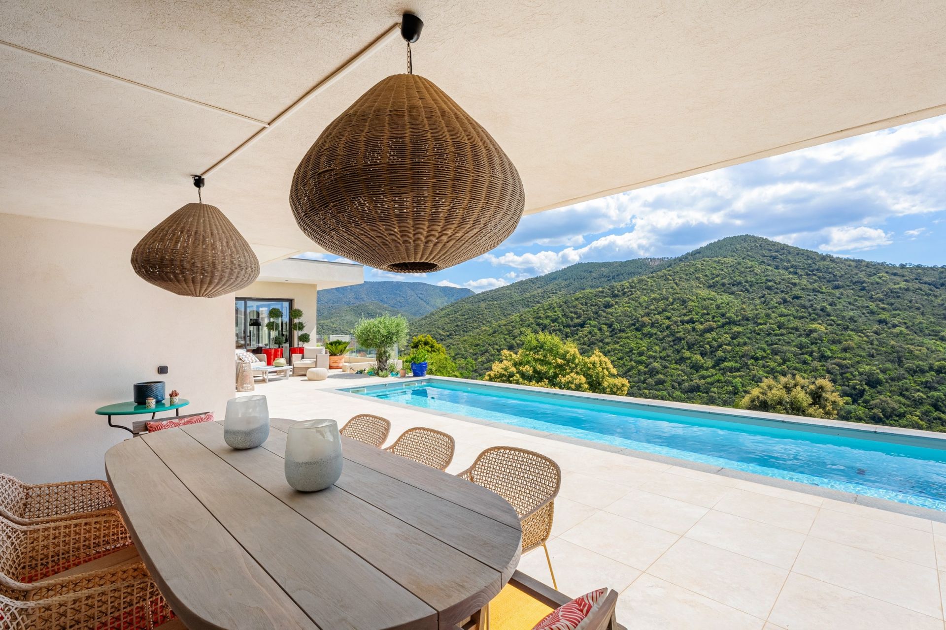 luxury house 6 Rooms for sale on LA LONDE LES MAURES (83250)