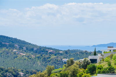 Sale Luxury house La Londe-les-Maures 6&nbsp;Rooms 183&nbsp;m²