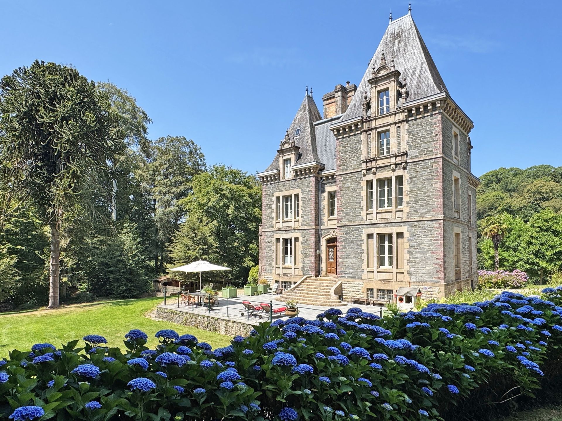 manor house 18 Rooms for sale on MORLAIX (29600)