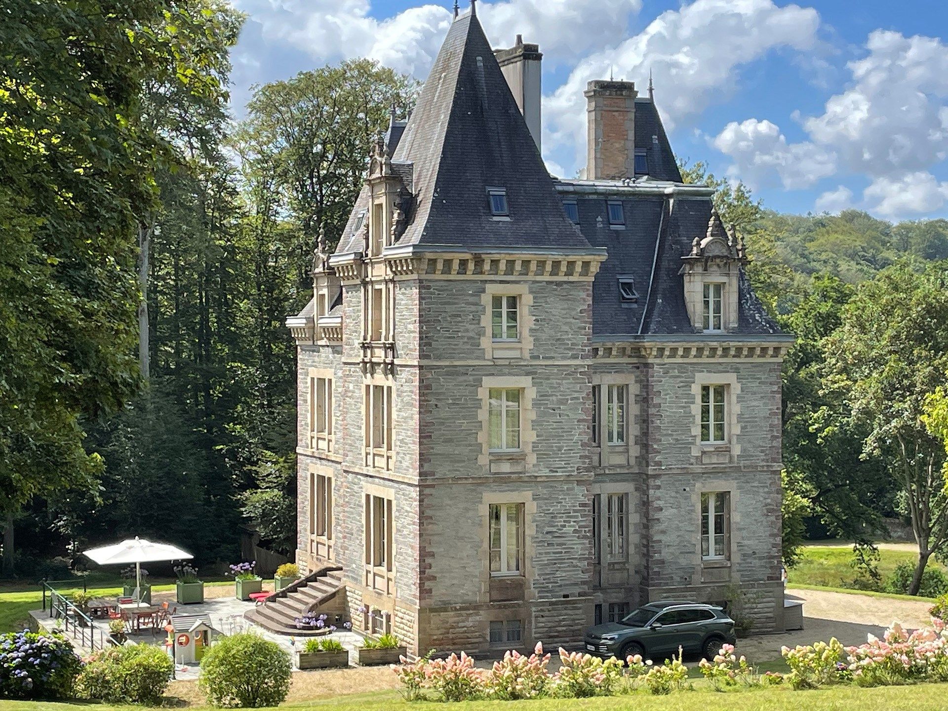 luxury house 18 Rooms for sale on MORLAIX (29600)