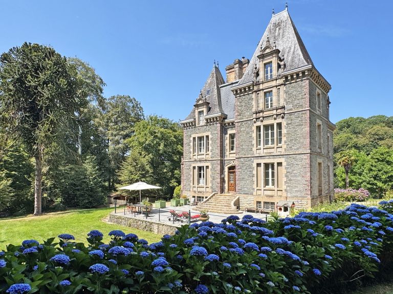 manor house 18 Rooms for sale on MORLAIX (29600)