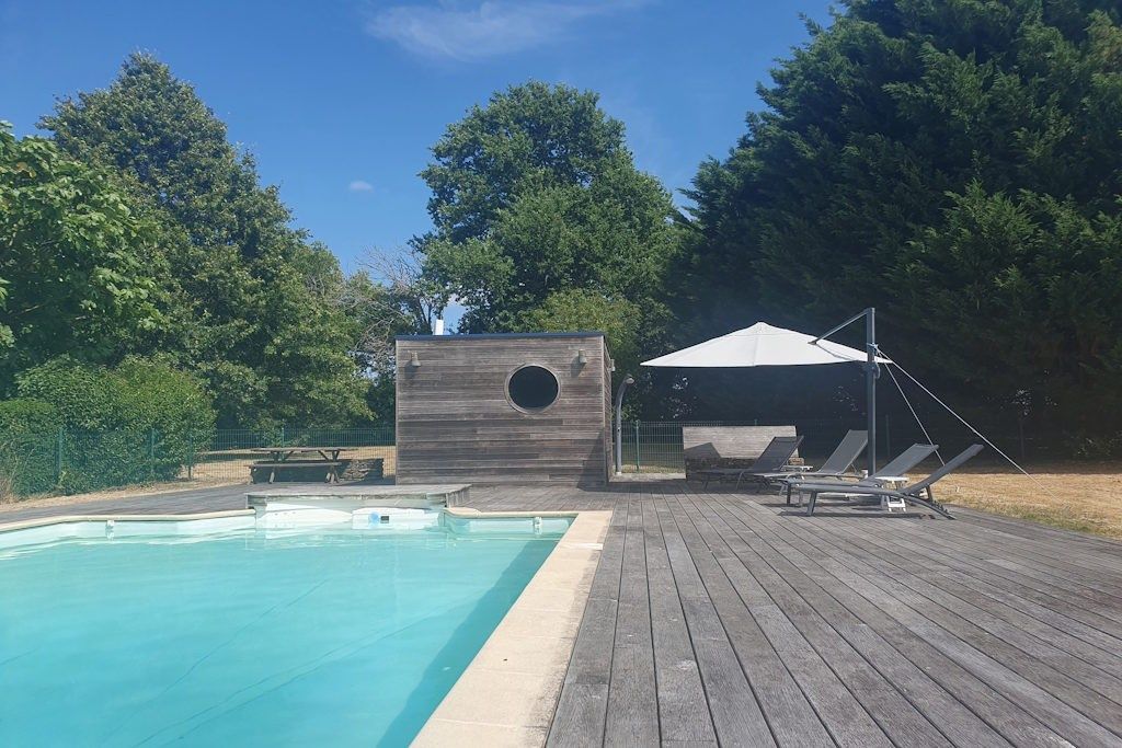 luxury house 9 Rooms for sale on SARZEAU (56370)