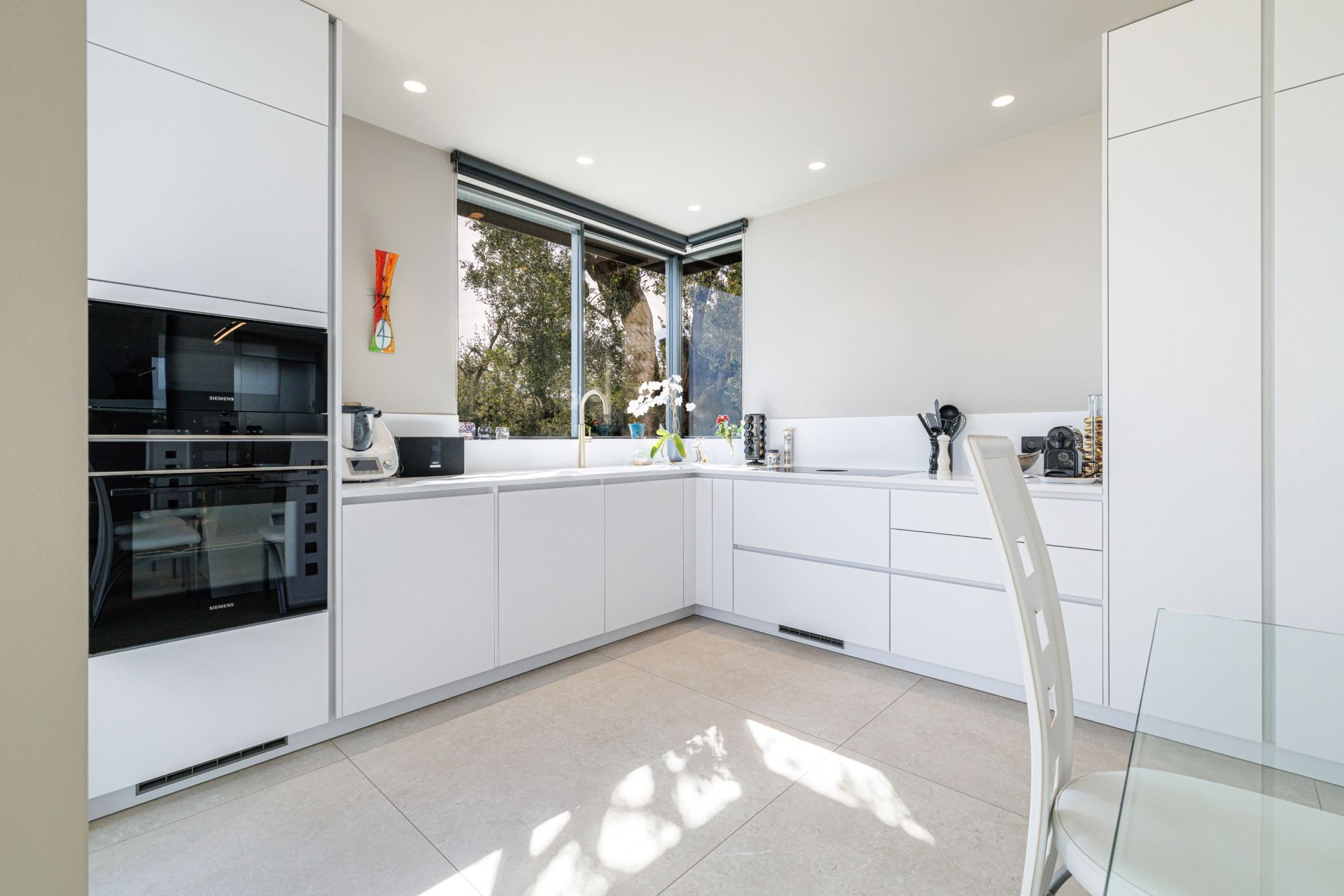 luxury villa 6 Rooms for sale on NICE (06000)