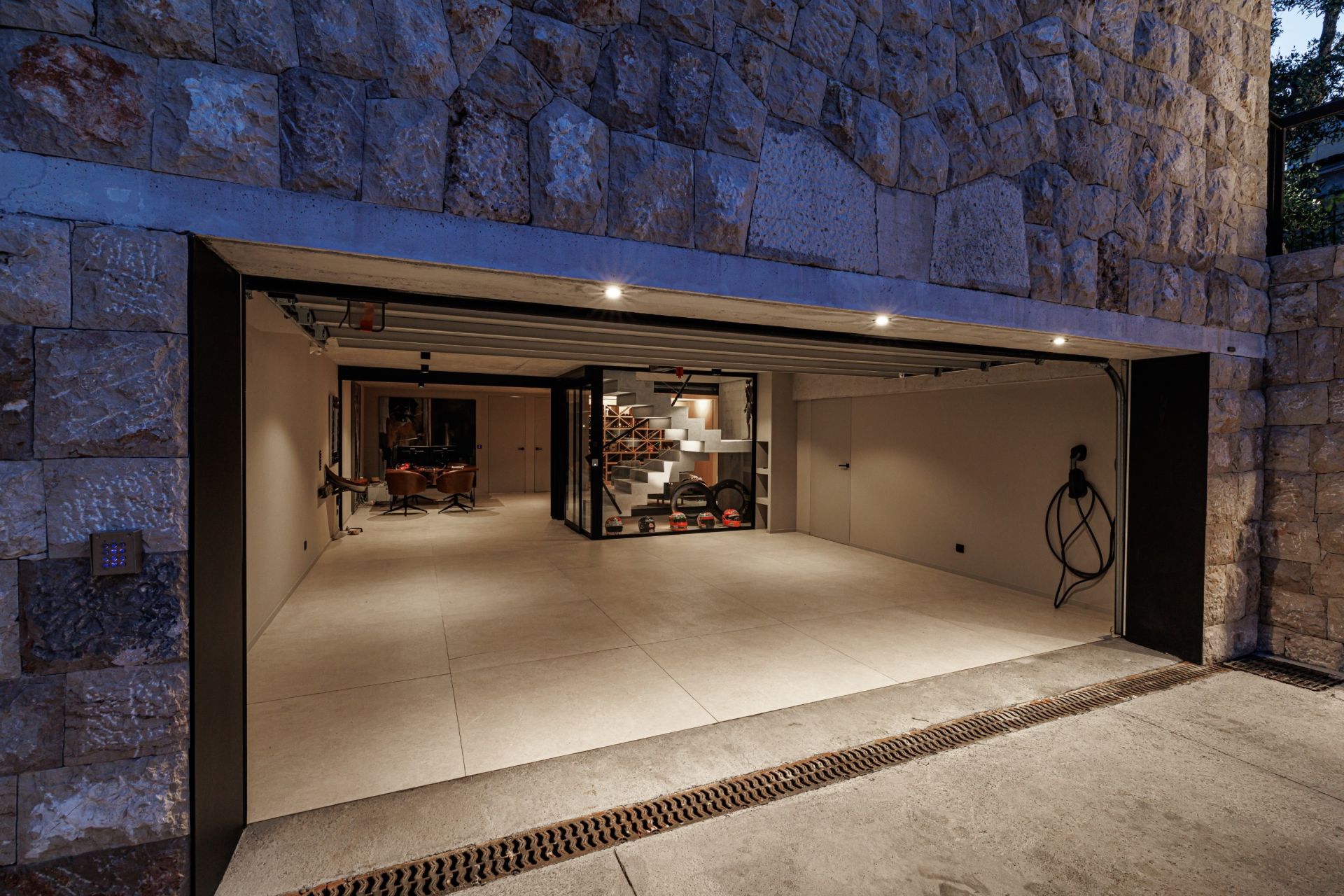 luxury villa 6 Rooms for sale on NICE (06000)