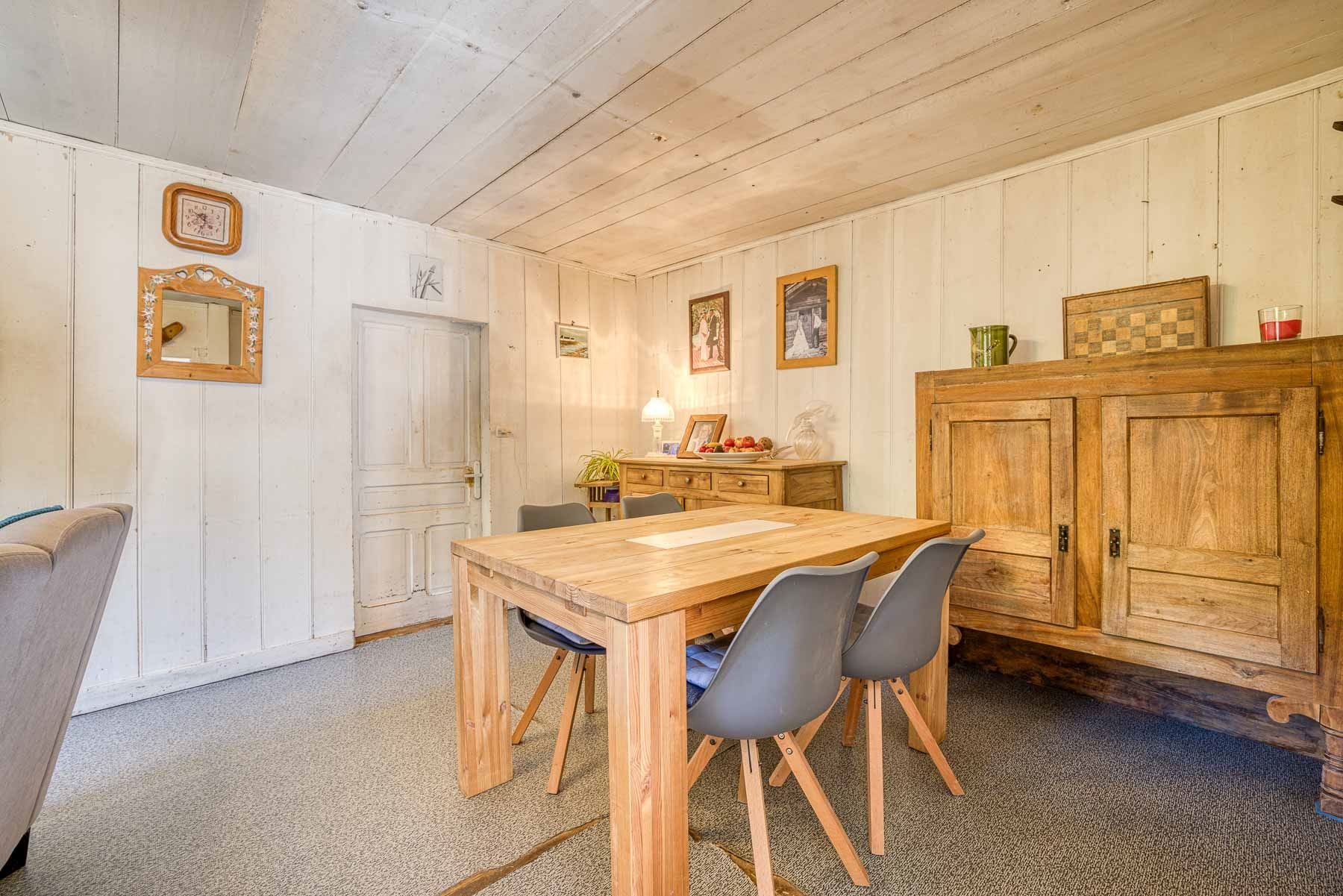 luxury chalet 4 Rooms for sale on MANIGOD (74230)