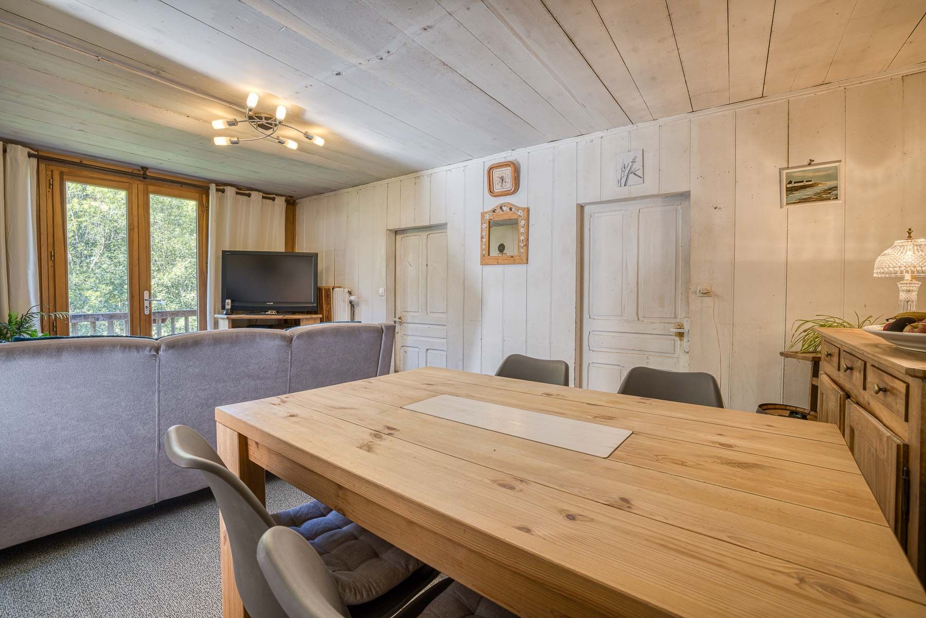 luxury chalet 4 Rooms for sale on MANIGOD (74230)