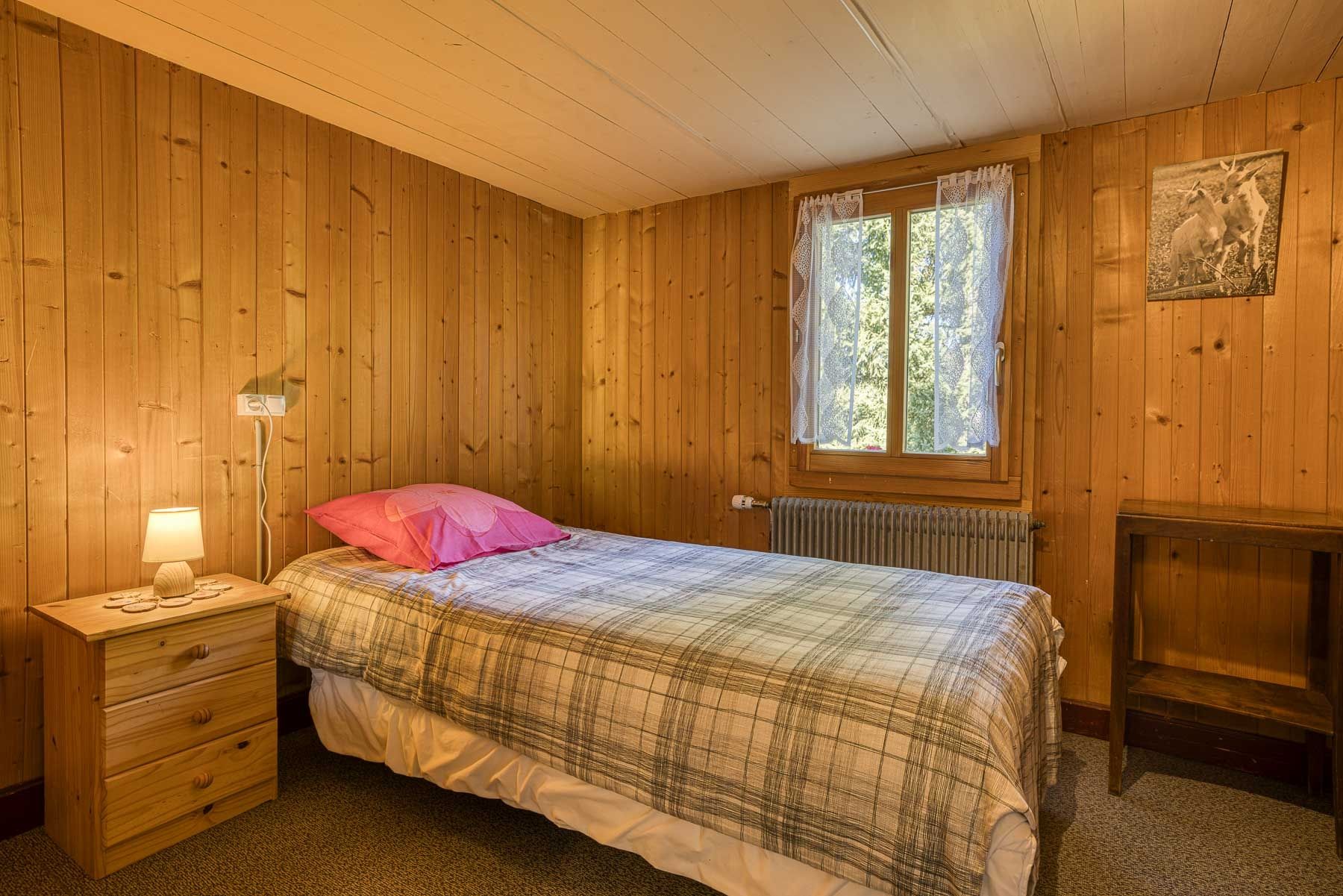 luxury chalet 4 Rooms for sale on MANIGOD (74230)