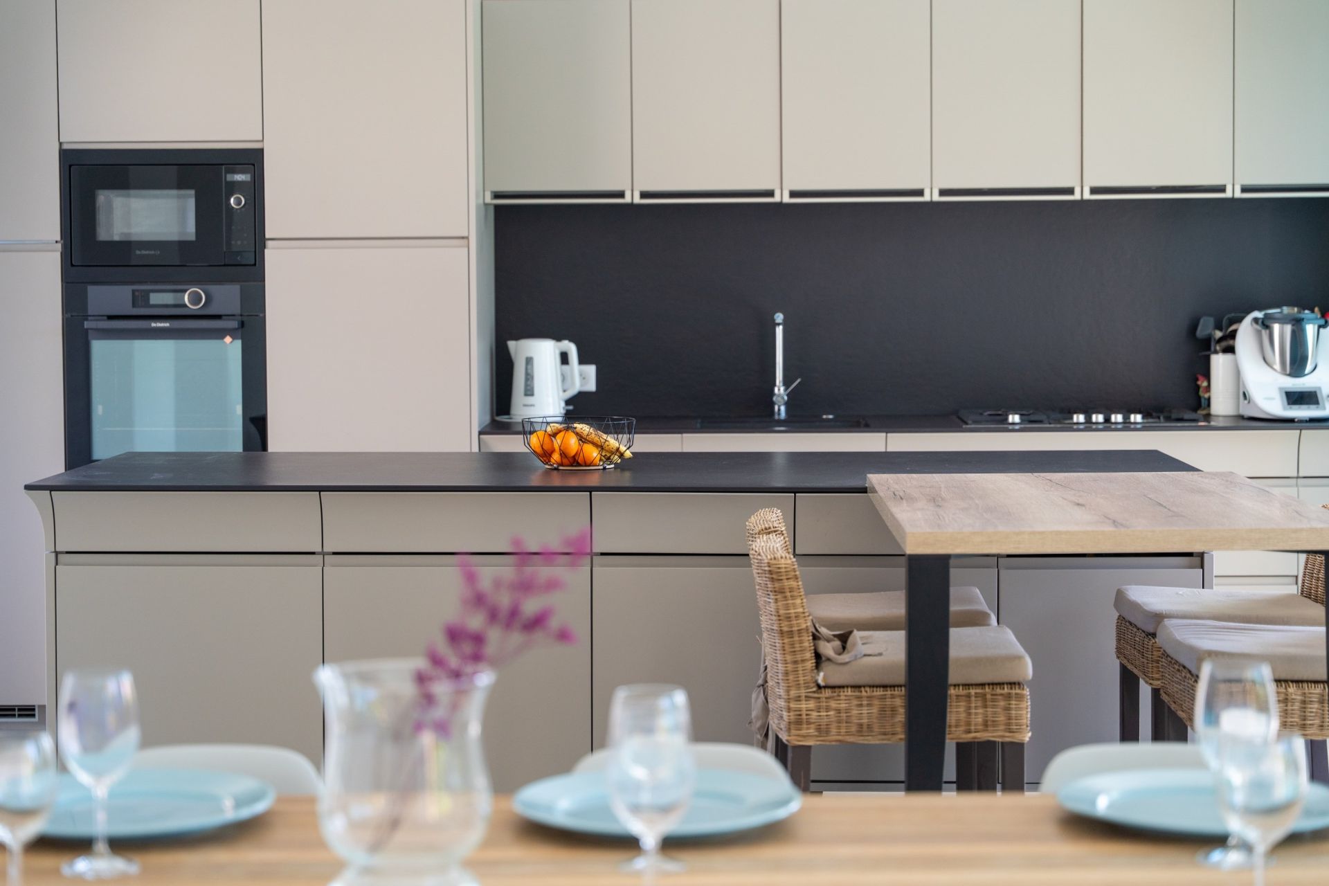 luxury house 6 Rooms for sale on VAUX SUR MER (17640)