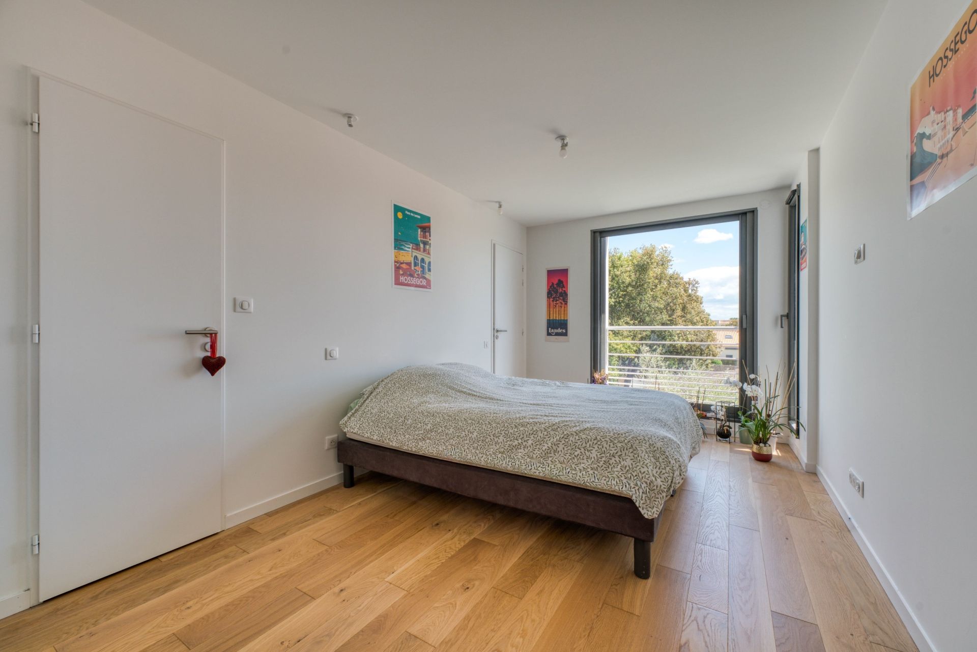luxury house 6 Rooms for sale on VAUX SUR MER (17640)