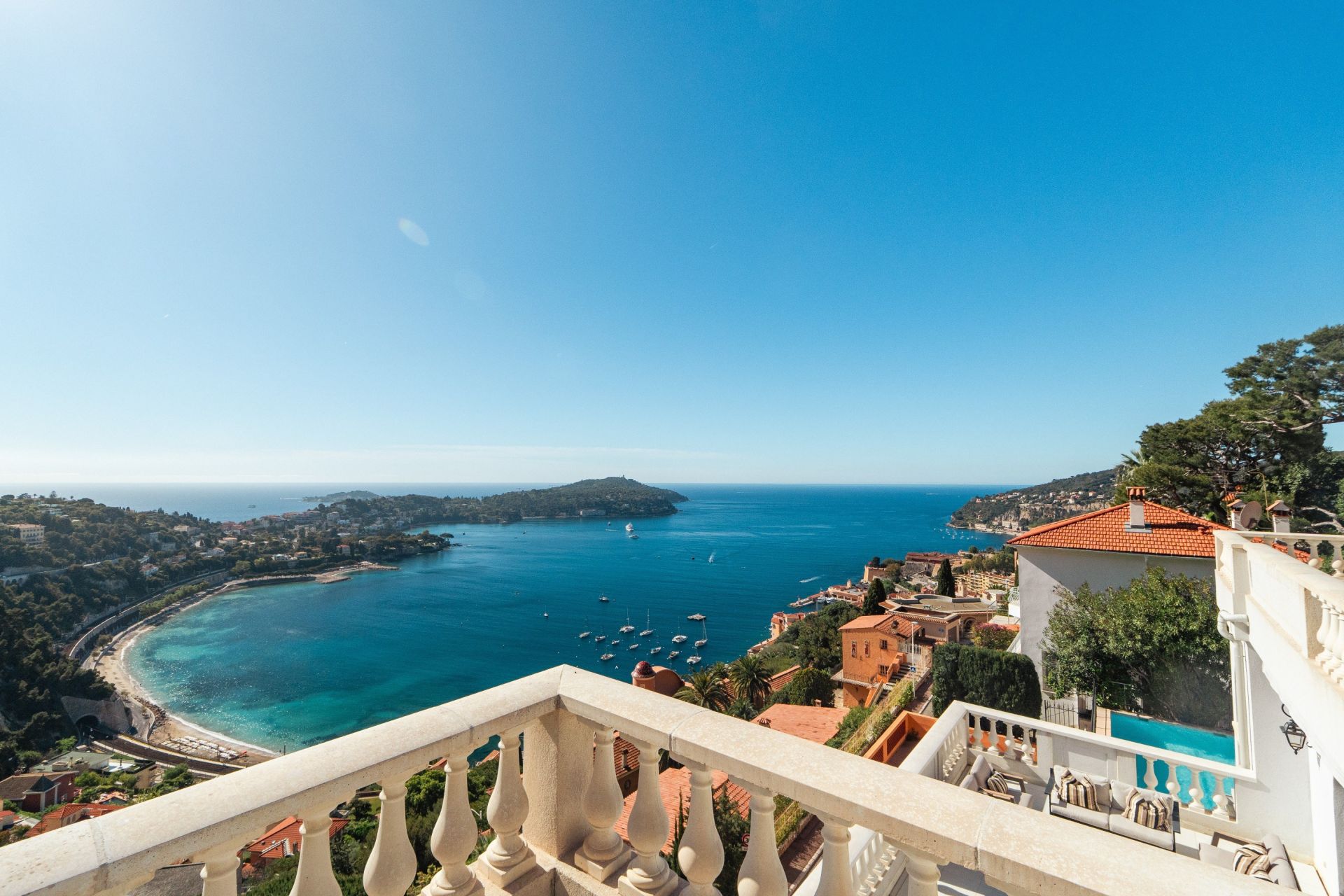 luxury villa 8 Rooms for sale on VILLEFRANCHE SUR MER (06230)