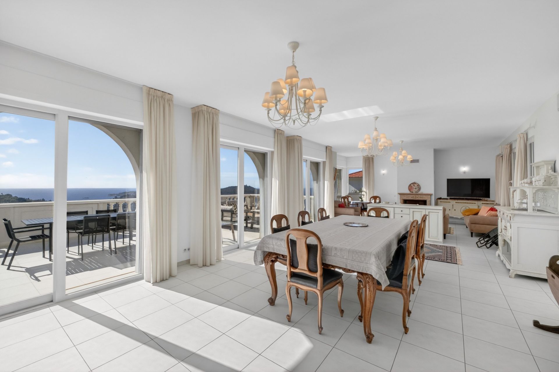 luxury villa 8 Rooms for sale on VILLEFRANCHE SUR MER (06230)