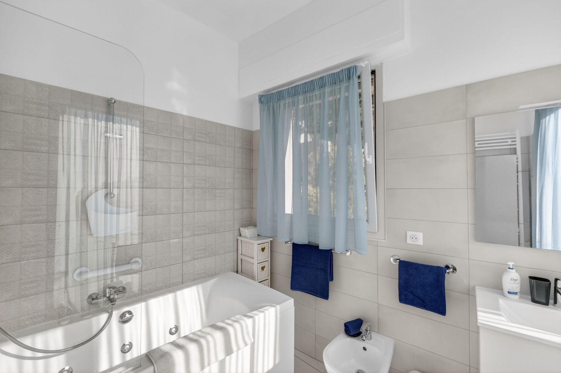 luxury villa 8 Rooms for sale on VILLEFRANCHE SUR MER (06230)