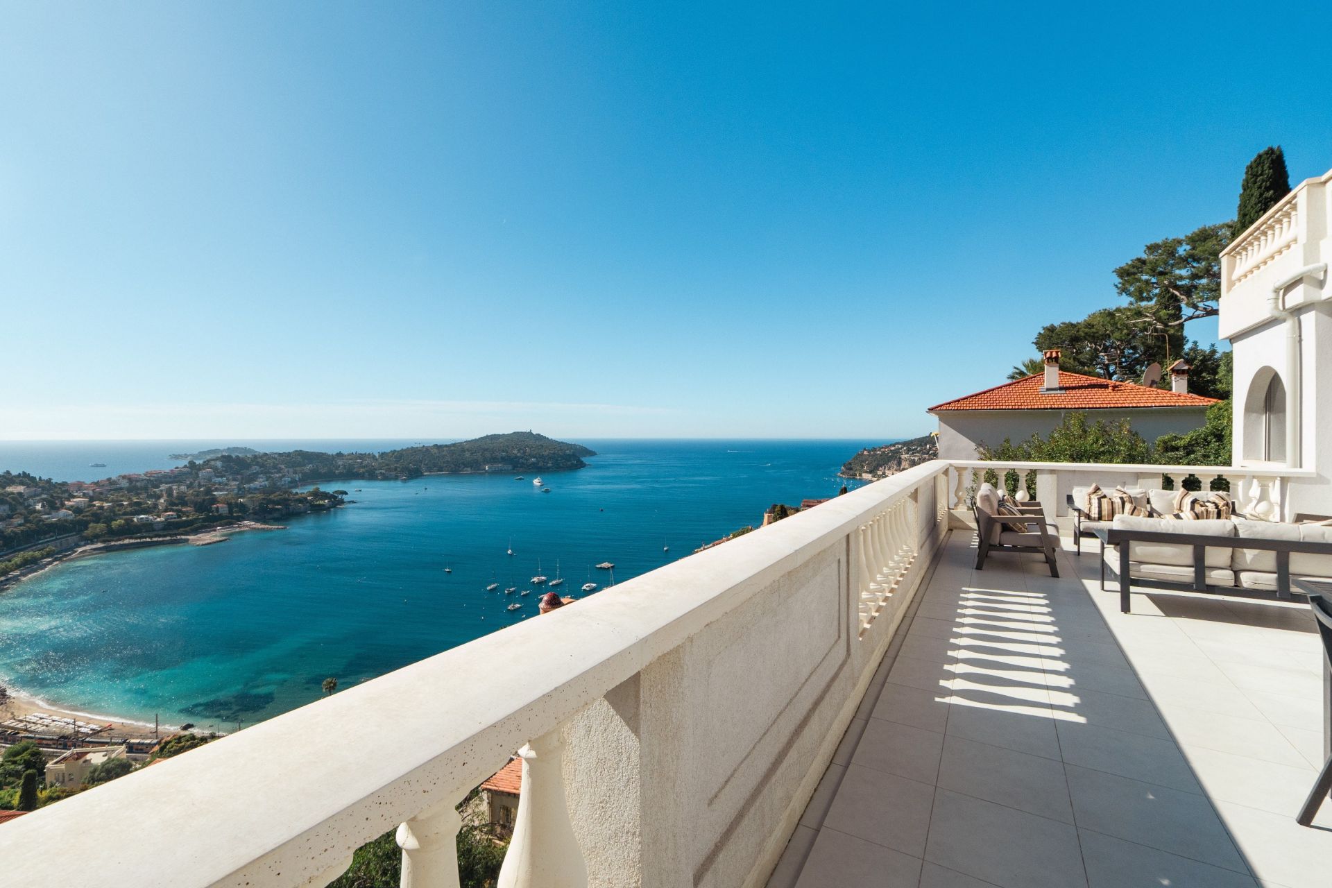 luxury villa 8 Rooms for sale on VILLEFRANCHE SUR MER (06230)